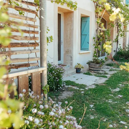 Eco-friendly In Wine Estate * フロンティニャン